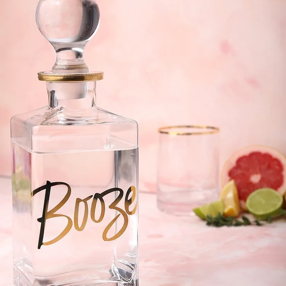 NWT Rosanna Chez Elle Clear and Gold “Booze” Decanter - Picture 2 of 7
